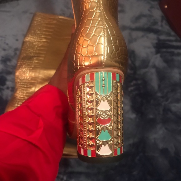 Stunning Gold Alligator boots - Picture 3 of 3